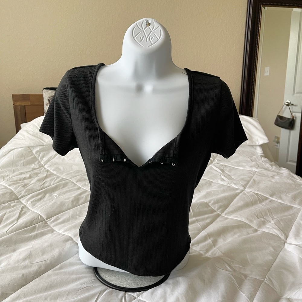 Black V Neck Crop Top